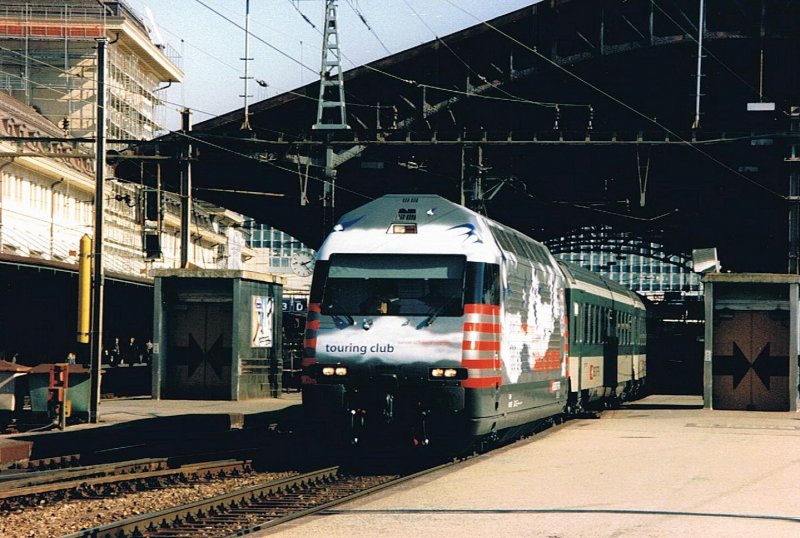 Etwas ganz besonders in jeglicher Hinsicht: die Re 460 022-7 des TCS (Touring Club Suisse, vergleichbar mit ACAD in Deutschland) 
in Lausanne 1996