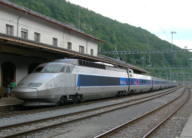TGV Lyria im Grenzbahnhof Vallorbe am 23. Juli 2006