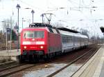 Der krzeste Zug im deutsche Fernverkehr, der EC 340, steht im Bahnhof von Lbbenau/Spreewald bereit zur Weiterfahrt nach Krakow Glowny. Seine Reise begann in Hamburg-Altona.