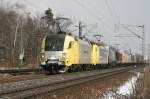 Die Lokomotion Loks ES 64 U2 028 und ES 64 F4 007 mit einem KLV Zug am 11.02.2009 in Haar (bei Mnchen).