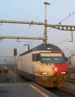 re-460-werbeloks/17415/die-re-460-090-4-wirbt-am Die Re 460 090-4 wirbt am 10. Jan. 2007 in Zrich fr Bahnreisen ins Wallis. 