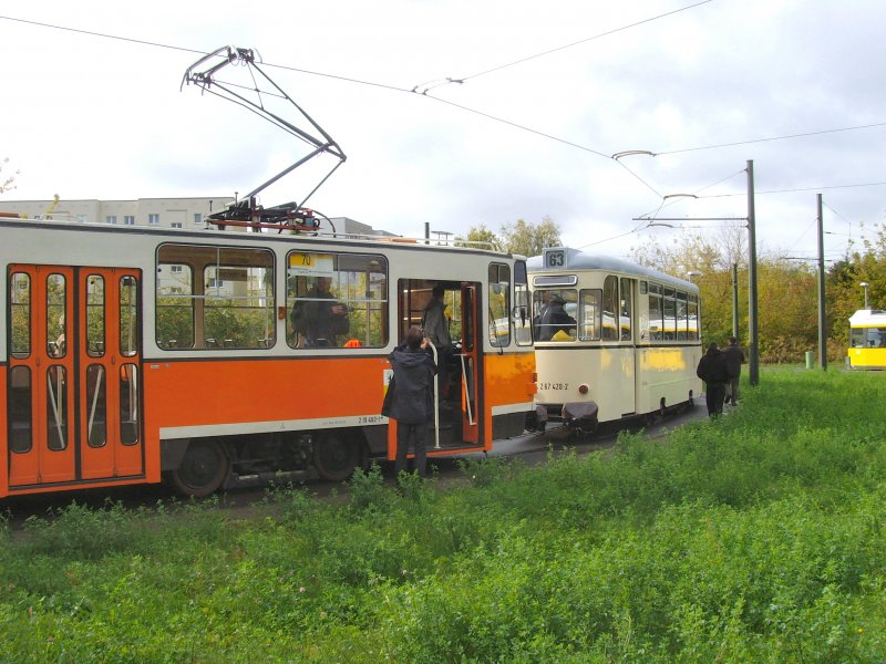 Pause in der Wendeschleife Hohensch�nhausen, Zingster Strasse - Berlin Oktober 2009