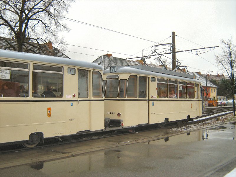 REKO-Zug bei der Haltestelle AM STEINBERG, Berlin November 2007