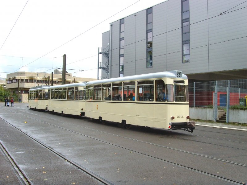 REKO-Zug in der mehrgleisigen Wendeschleife Langenbeckstrasse, Berlin Oktober 2009