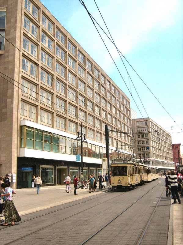 Start der Themenfahrt am Alexanderplatz, 14.6.2009