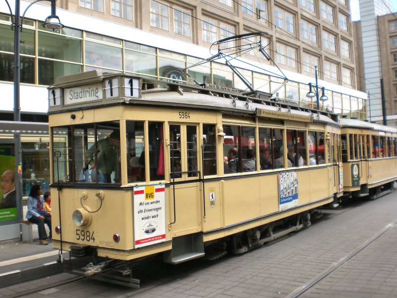 Startklarer T24-Zug am S-Bhf Alexanderplatz, Juli 2009