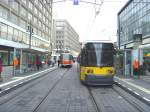 KT4D und Niederflurwagen am Alexanderplatz, Endstelle der Linie M2 - Berlin Oktober 2009
