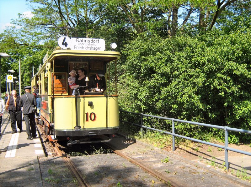 Tw 10 in Friedrichshagen, Endstelle Altes Wasserwerk - 10.5.2009
