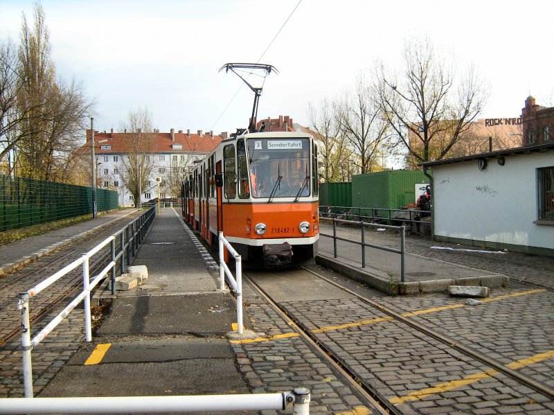 Tw 482 (und 481) in der Schleife Eberswalde Strasse, 9.11.2008