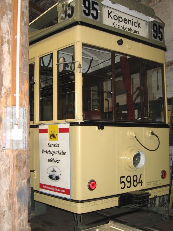 Tw 5984 in der kleinen Wagenhalle alte Depot Alt-Schm�ckwitz, 2006