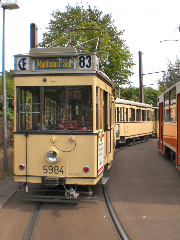 Tw 5984 in Mahlsdorf, beschilder mit Mahlsdorf S�d - Berlin 9.8.2009