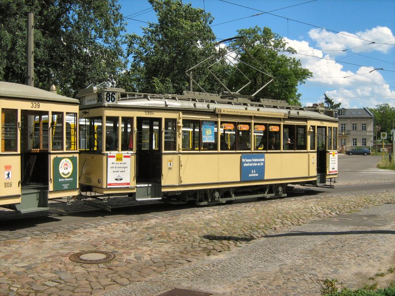 Zug mit Tw 5984 an der Endstelle Alt-Schm�ckwitz, Sommer 2007